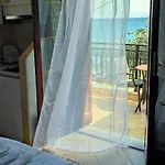 La Apartment *