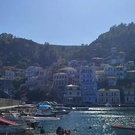 La * Gythio