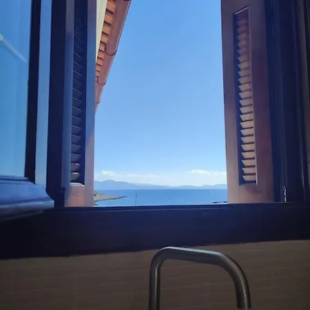 La *